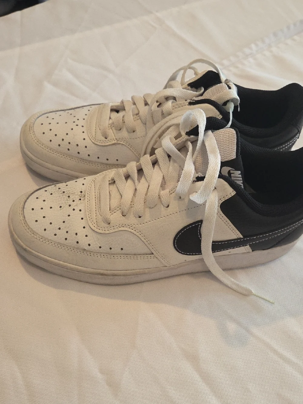 Nike White and Black Low-Top Women’s Athletic Sneakers
